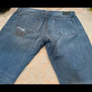 Lucky pre-washed jeans with rips